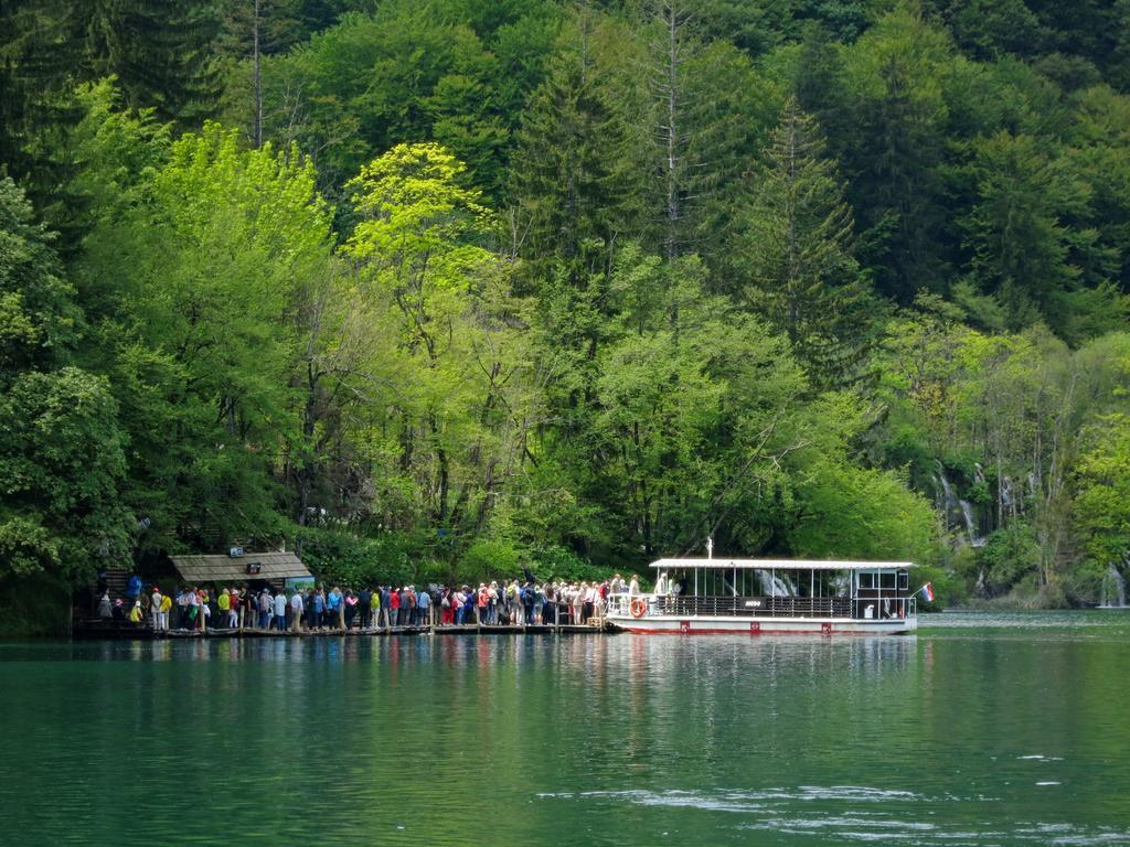 Apartment Near The Lakes Plitvicka Jezera Exterior photo